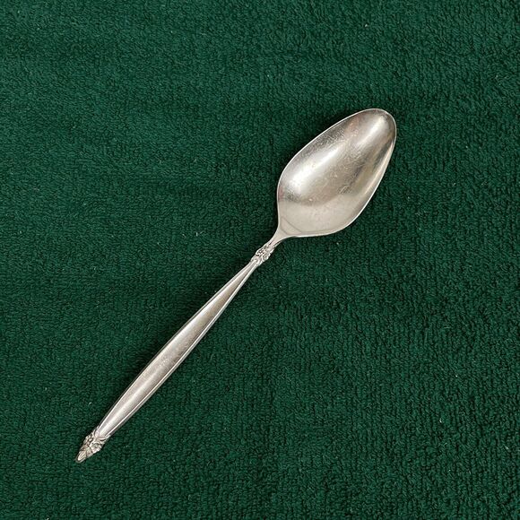 14 pc 1847 Rogers Bros. IS Silver Plate GARLAND Flatware Set - Picture 6 of 8